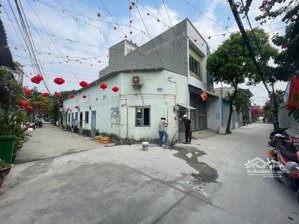 đất góc 2 mặt tiền, sẵn 5 phòng trọ có dòng tiền 8tr/th, chỉ 4tỷ rưỡi, cn 86m2