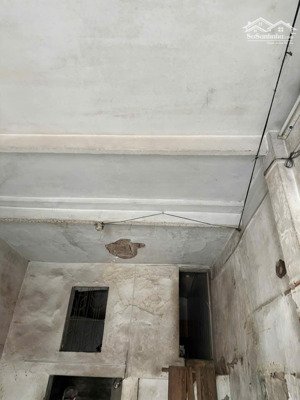 cho thuê nhà mặt phố 2 tầng rộng 50m2, 12 triệu ở giải phóng, hoàng mai, hà nội