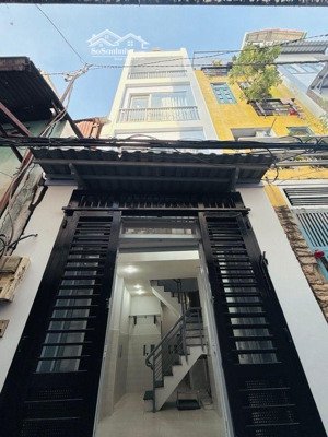 hiếm có sát mt đoàn văn bơ, q4 - 5 tầng btct - 40m2 - chỉ 4.7 tỷ