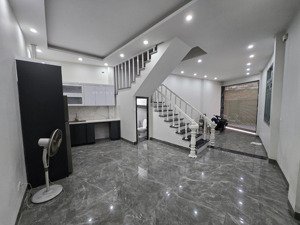 bán nhà riêng rất mới : 12,999 tỷ tại đường nguyễn văn cừ, ngọc lâm, long biên, hà nội