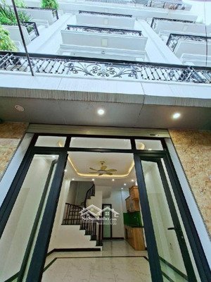 bán nhà riêng 4pn, 5wc, 40m2 tại thạch bàn, 12 tỷ vnd, view đẹp, chính chủ