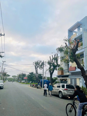 bán tòa căn hộ 4.5 tầng mặt tiền phạm tuấn tài đang doanh thu 50tr/tháng - gọi đàm tiến