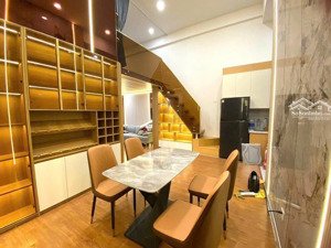 em đang có 3 căn studio giá tốt từ 1,2 tỷ toà p15,p19 đã bao gồm gói nột thất, view đẹp ,hướng nam