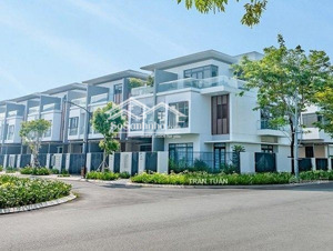 biệt thự phố vườn quận 2. mt đường 20m, 3 tấm cần bán 14 tỷ