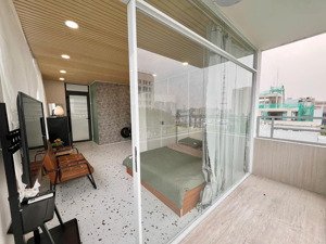 cho thuê căn hộ quận 1 có ban công siêu thoáng nhiều ánh sáng