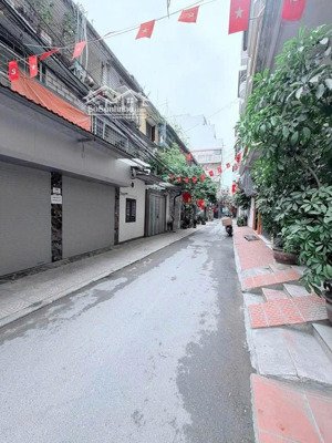 nhà cổ nhuế gần đh mỏ nhà cổ nhuế gần đh mỏ phân lô ô tô 2 thoáng