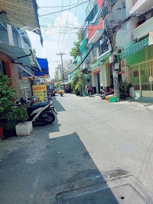 bank định giá 12 tỷ, chào 9 tỷ hơn, hẻm 6m quận 11, dt 118m2 ngang 4,5m