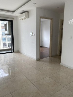 chính chủ c2 3x15 cho thuê 1,5n đồ cơ bản giá 14tr/tháng có bếp để ở hoặc làm văn phòng 