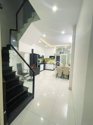 ngay khu buôn bán sầm uất đ. nguyễn văn thương, 50m2 bình thạnh hxh 4.5m shr