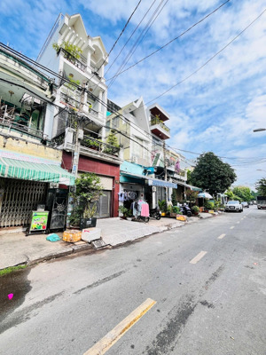 mt đường t8 tây thạnh sát bên lê trọng tấn 4x25m đường nb 13m giá 9.8 tỷ