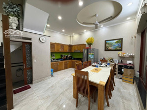 hxh lê văn thọ p11 gần đs 8. dt: 4,5m x 15m trệt 3 lầu st 5pn 4wc đct 25 triệu chỉ gần 8 tỷ