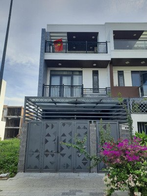 bán nhà gói 7 kđt mỹ gia, nha trang. đường thông, 2 mặt tiền trước sau. đang cho thuê