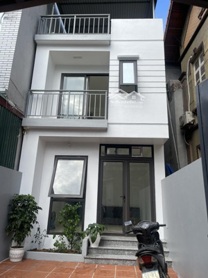 cần bán gấp căn nhà ngô gia tự long biên 71m2 3 tầng 3 ngủ chỉ hơn 8 tỷ