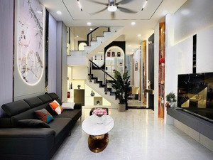 chủ ngộp cuối năm bán gấp nhà 3 tỏi 2 ngay lê văn phan - tân phú gần chợ vải phú thọ hòa shr