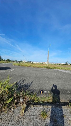 cần bán lô đất đẹp góc 2 mặt tiền sông cổ cò, diện tích 272m2 . đường 30m.