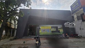 cho thuê mặt bằng 440m2 trung tâm thủ dầu một
- diện tích : 13x25 (440m2) nở hậu 19m