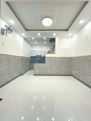 nhà mới 2 lầu giáp ranh gò vấp