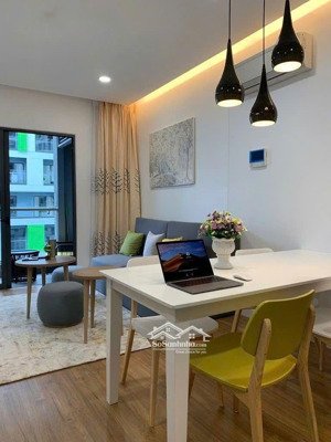 republic plaza cần bán nhiều căn hộ từ 1pn/2pn. lh em qua: 