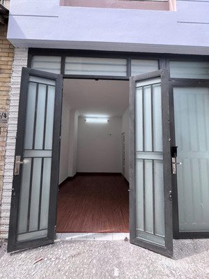 cho thuê kiot, mặt bằng giá tốt mặt tiền đường hoàng diệu, phú nhuận khu vực đông đúc