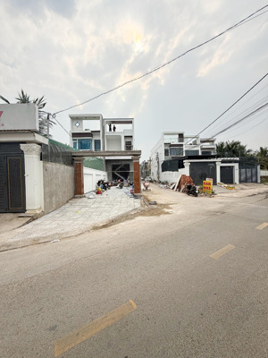 chủ gởi bán nhà 1t1l (góc 2 mt) mặt tiền đường hoàng minh chánh p. hoá an. giá chỉ 3,950 tỷ