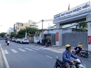 Cho thuê nhà mặt tiền xô viết nghệ tĩnh gần trường phan ngọc hiển giá 15 triệu