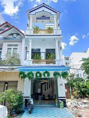 Cho thuê nhà 4 phòng ngủ khu dân cư hưng phú 1 gần siêu thị go cần thơ