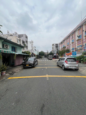 bán nhà mặt tiền đường xe tải đậu thoải mái kdc bình phú 1, quận 6