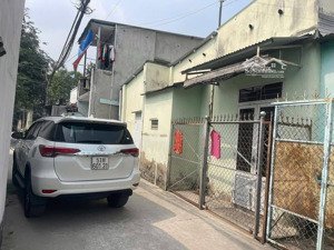 hàng hiếm bán nhà cấp 4 (dt: 38m2) sổ riêng thổ cư 100% đường oto vị trí ngay đường bờ kè bửu long