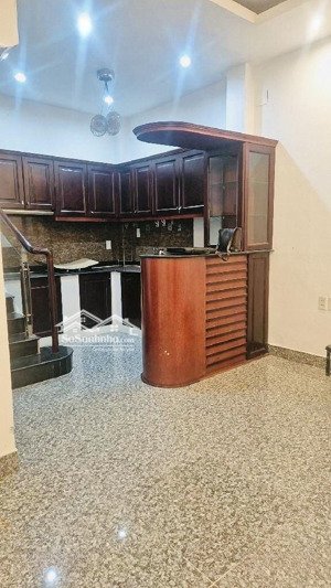 q1 - trần hưng đạo -ôtô đỗ cửa - nở hậu- góc 2 mặt - vị trí kinh doanh- 23m2- sổ riêng- chỉ 7,9 tỷ