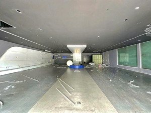 cho thuê mặt bằng 480m2 ngang 15m góc 2 mặt tiền đường đồng khởi gần bệnh viện đồng nai