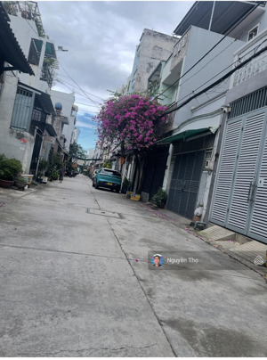 cần bán nhà 4 x 12m gác lửng hxh gần toyota lê trọng tấn. giá 4.9 tỷ