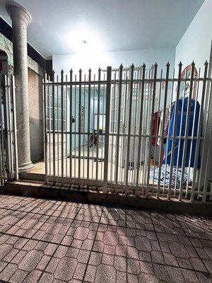 bán nhà sổ hồng riêng thổ cư 100% ngay chợ 26 tân phong cũ