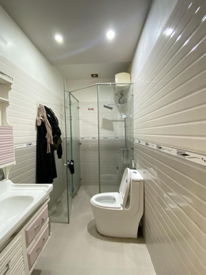 chào bán căn nhà sân cổng độc lập 4 tầng tại văn cao