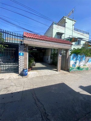 chủ nợ bán nhà 1trệt, 1lửng gần vòng xoay nguyễn văn linh, bình chánh