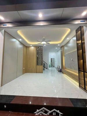 [đống đa] bán nhà mới 43m2 x 5 tầng - mt 5m - cận hồ đắc di - ô tô tránh 10m - nhỉnh 10 tỷ