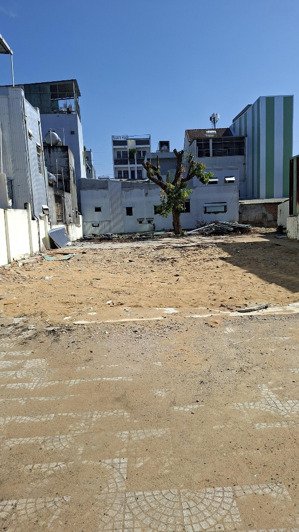đất trống 532m2 ngang 14m nở hậu 27m gần biển mỹ khê