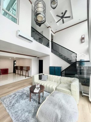 cho thuê gấp penthouse new saigon hagl3.1 trệt, 2lầu , 4pn 1 kho, 4wc, 360m2,sân vườn.lh:0989797674