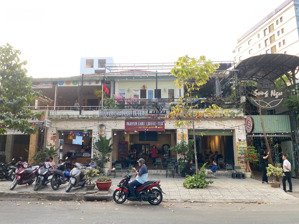 biệt thự sử dụng hơn 4.000m2 - khuôn viên lớn hơn 1.600m2 - mặt tiền 75 sương nguyệt ánh, quận 1