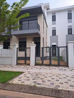 cắt lỗ 500tr nhà phố đã nhận nhà 8x20m,khu trung tâm của dự án aquacity,đường 14m, 8.5 tỷ(toàn giá)