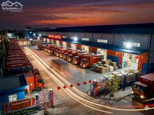 Cao điểm cuối năm - Chủ đồng kho bãi, không bị động hàng hóa