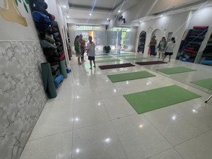 bán gấp mặt tiền sát trường đh công thương, khu kd sầm uất ngày đêm, 53m2, 2 tầng, chỉ 8tỷ99 tl