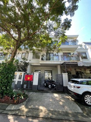 thuê phòng tại biệt thự lakeview city quận 2 chỉ từ 5tr