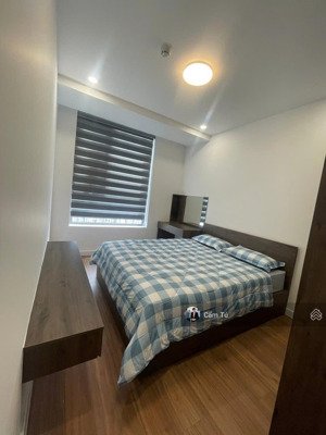 bán căn 2 phòng ngủ, tầng cao, căn góc 71 m2, sổ hồng giá 6.43 tỷ đang có hd thuê