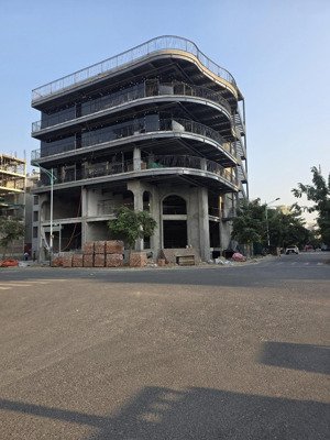 cho thuê đất mặt đường phạm văn đồng chân cầu rào 2, diện tích 1200m2, mặt tiền 32m, hđ lâu dài