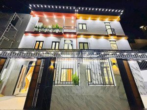 chủ nhà bán nhà tại đ. trần hưng đạo, p. 2, q. 5, giá 3,2 tỷ, dt 70m2, thuê: 23tr/tháng, sổ hồng.