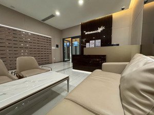 cho thuê ch 1pn rèm giá 5tr, có máy lạnh giá 5.5tr c/c mt eastmark, long trường