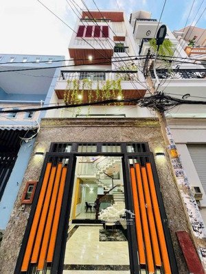 xây xưởng cần bán gấp nhà đường bông sao, p.1, quận 8.giá 2tỷ850 hẻm 6m ôtô. đag cho thuê 22tr/thág