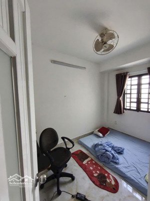 hẻm xe hơi đỗ cửa, ngang 4.2 dài 10, trệt ba lầu, btct hoàn công đủ, kh lộ giới chỉ 5.2 đồng tl