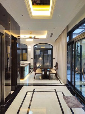 chính chủ cần bán nhà dãy cọ xanh 11, hướng đông nam, gần công viên