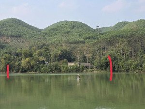 bán đất vị trí siêu đẹp yên thủy hòa bình mặt hồ 71m, tựa núi cách ubnd xã hơn 100m